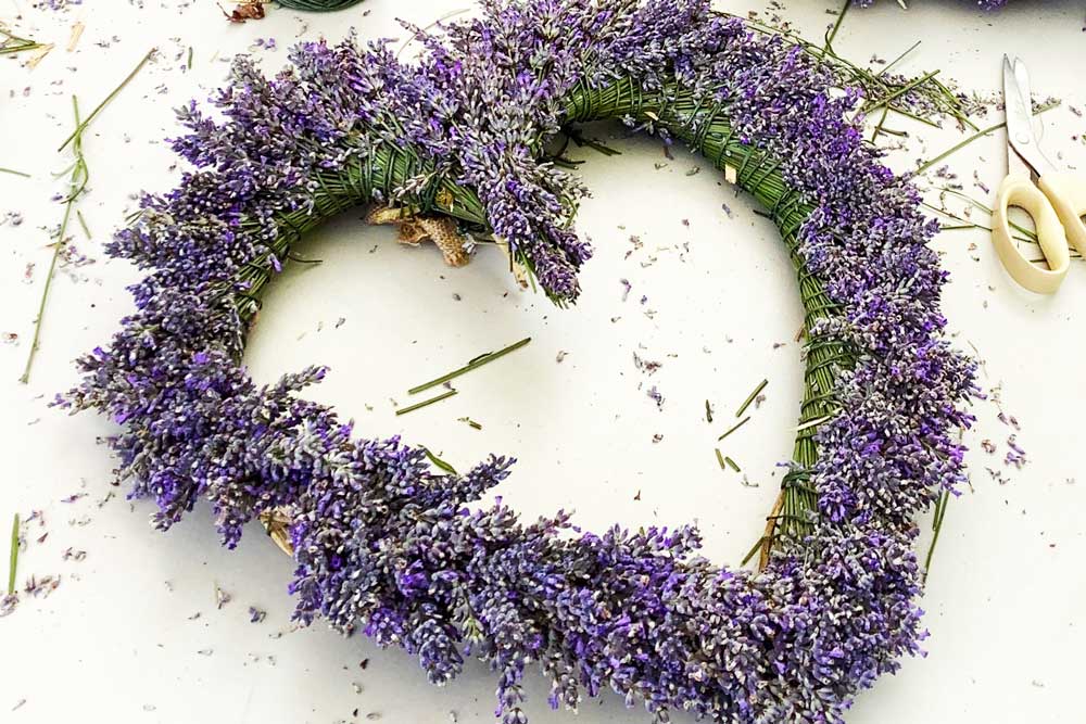 How to Make a Lavender Wreath